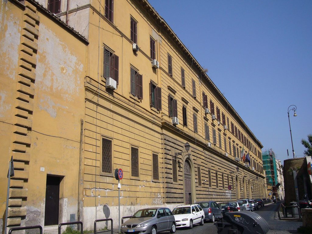 Giovedì Santo, il Papa va in carcere. Tradizionalisti in tilt, Gesù approverebbe